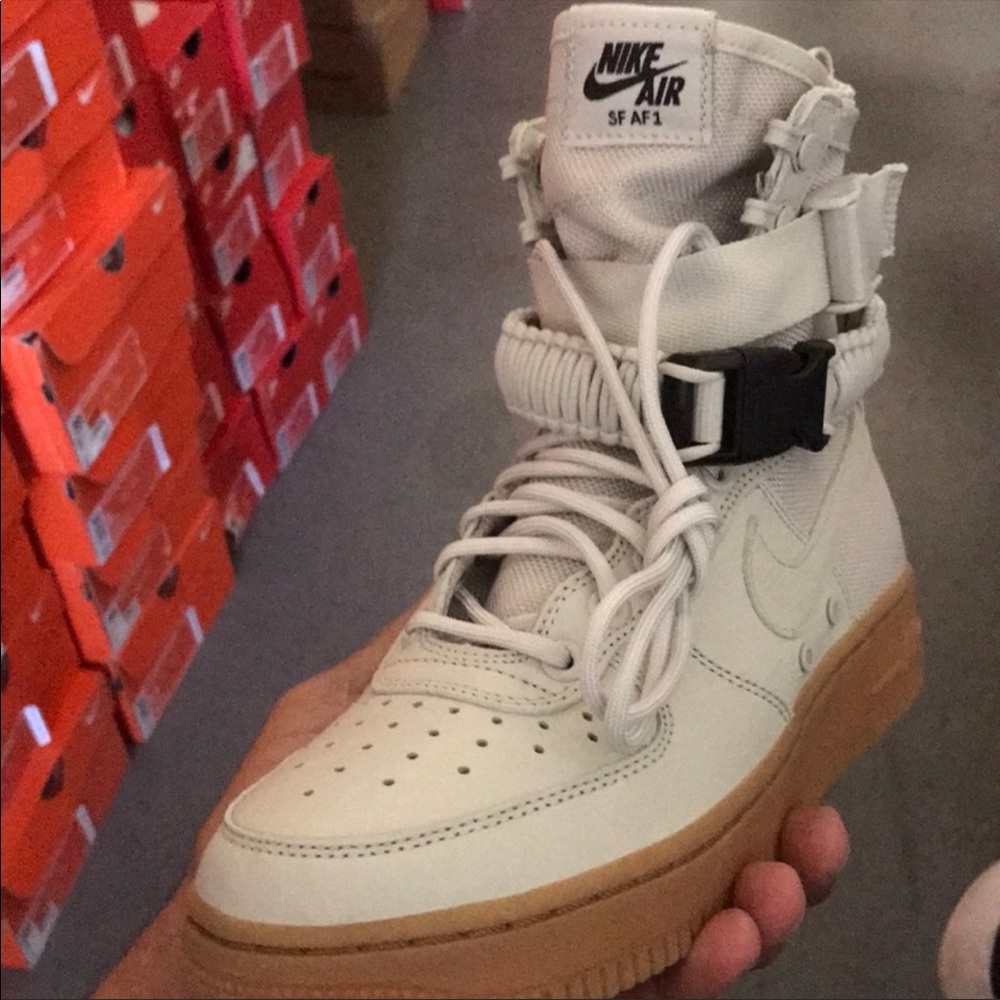nike air force 1 SF